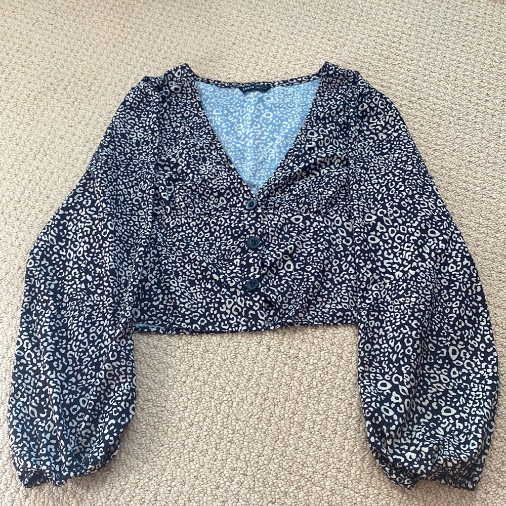 Printed V-Neck Black & Cream Button-up Top